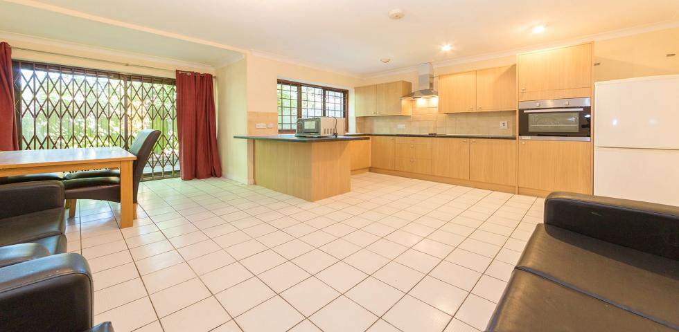 			4 Bedroom, 1 bath, 1 reception House			 St Helens Gardens, LADBROKE GROVE